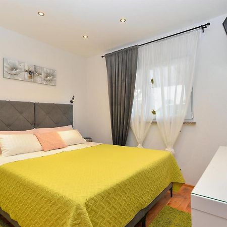 Apartment Snjezana 1064 Rovigno Esterno foto