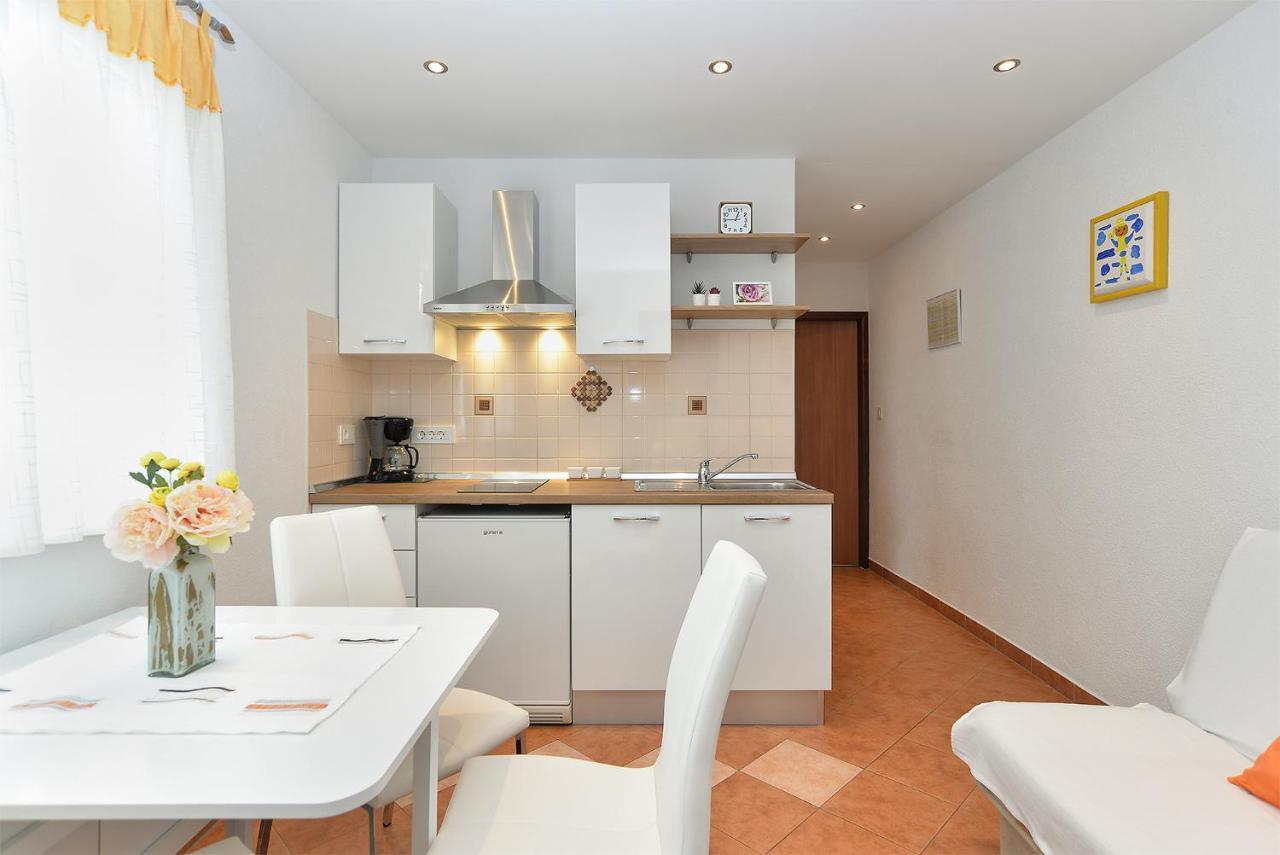 Apartment Snjezana 1064 Rovigno Esterno foto
