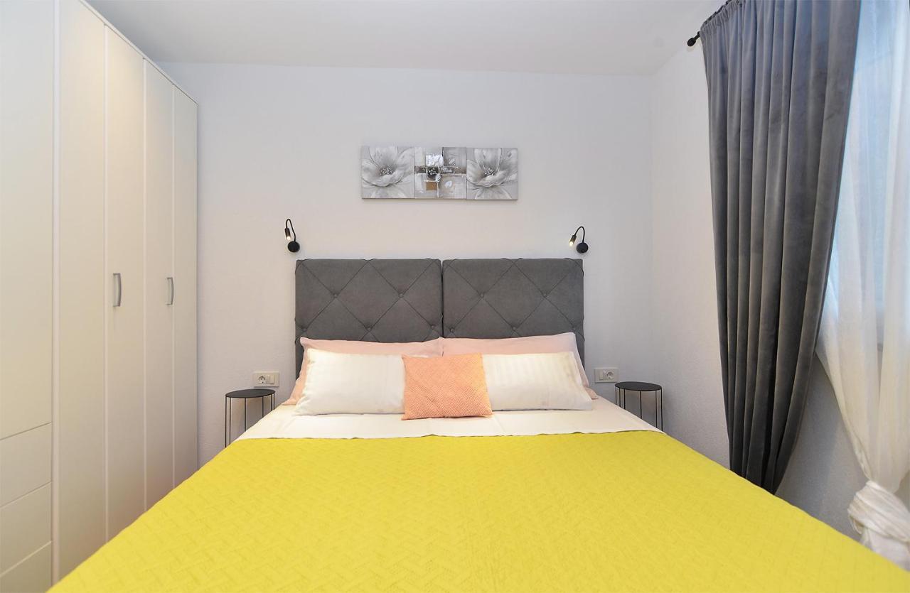Apartment Snjezana 1064 Rovigno Esterno foto