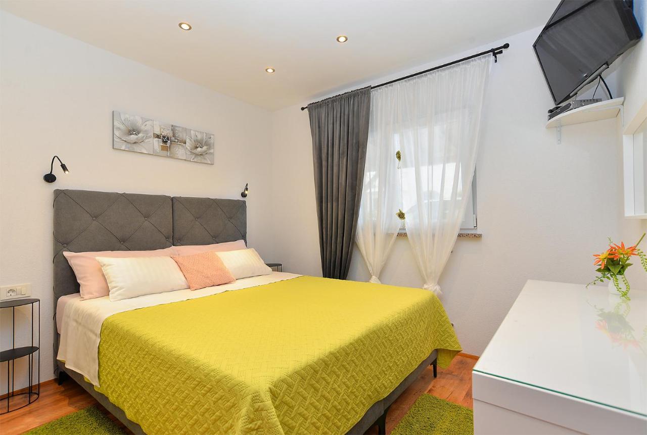 Apartment Snjezana 1064 Rovigno Esterno foto